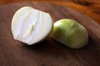 Disinfect your wooden cutting board in the microwave oven.