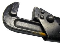 Notice how the hook jaw fits into a slot in the handle, next to the heel jaw.