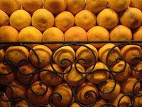 Send the juicy treat of fresh oranges for your next gift to that special someone.