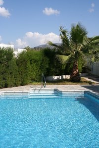 Fresh filter sand in the Jacuzzie Laser Sand Filter cleans your pool more effectively.