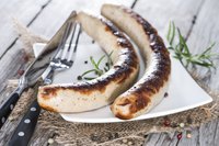 Beer is the beverage of choice to accompany bratwurst.