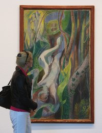 Abstract realism distorts real images.