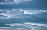 Real-looking ocean waves can easily be made as a classroom crafts project.