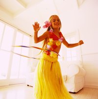 Make a grass skirt in any color for a bright and colorful luau party.