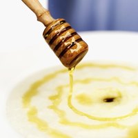 Drizzle some honey to add a touch of sweetness to your hot breakfast cereal.