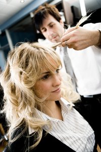 Independent cosmetologists enjoy tax benefits as a business owner.