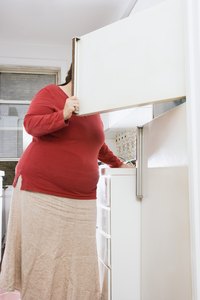 Remove smells from a defrosted freezer with items in your home.