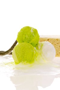 Divide the bath bomb mixture to make multiple scents and colors from one batch.