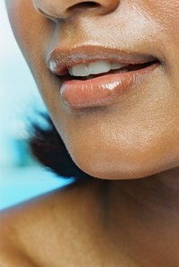 Let razor burn heal completely before shaving the upper lip again.