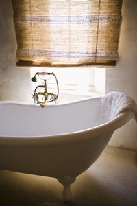 Clawfoot tubs are usually covered in enamel paint.