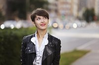 Natural aging gives a leather jacket character, but odors do not.
