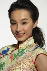 Create a ponytail with synthetic braiding hair.
