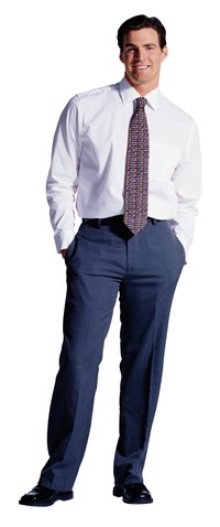 Feel confident and comfortable in your flat-front or double-pleated pants by dressing according to your body type.
