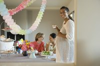 Serve beverages that both the mother-to-be and her guests can enjoy together.