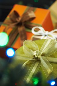 Give a thoughtful gift to help friends settle in their new home.