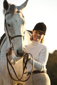 Horse owners use garlic to repel flies naturally.