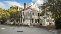 Tour Charleston to see bits of South Carolina's past.