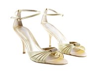 The heel straps on shoes sometimes break, but that doesn't mean they can't be fixed.