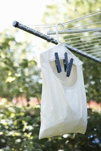 Sew a hanging bag that keeps your clothespins handy.