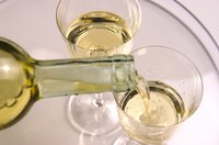A perfect pour should not spill drops on the table as you stop pouring.