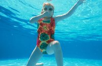 Fiberglass pools have several advantages and disadvantages.
