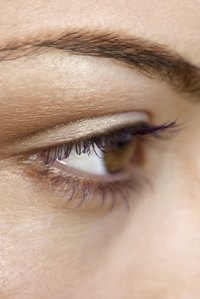 Take care of your skin to relieve eyebrow dandruff.