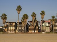 A row of apartments near the beach in Los Angeles, CA.