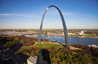 Mississippi river flowing through St. Louis.