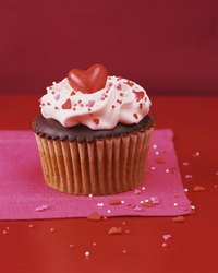 Desserts decorated with hearts are a hallmark of V-day.
