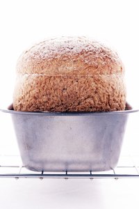 A lined loaf pan produces the same results as a greased pan.