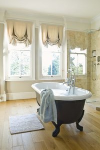 Clawfoot tubs have a classic, antique look.