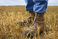 A few tricks can tighten those leather work boots.