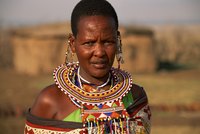Make a collar necklace in the style of the Maasai people.