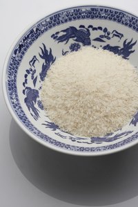 Cooking rice without a rice cooker involves attention to timing.