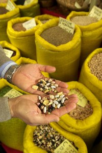 Both great northern and garbanzo beans can be white in color.