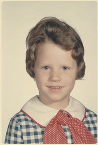 Finish a retro look with a square knot.