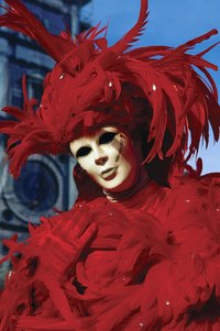 Make a Brazilian headpiece inspired by Mardi Gras Carnival.