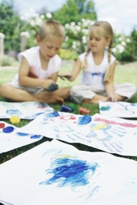 Crayola finger paints do not contain many common allergins like gluten.