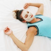 Make a luxurious mask with -- surprise! -- onions.