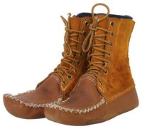 Create comfortable and authentic moccasin boots.