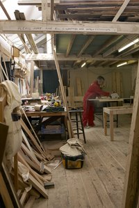 A planer refers to a power tool -- a plane is a similar, manually-powered tool.