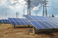 Power plant using rows of solar panels