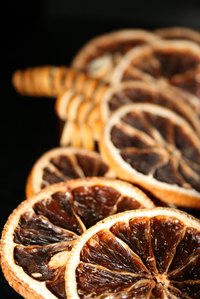Dried citrus creates a pleasant potpourri aroma.