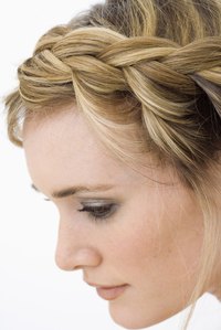 The Greek goddess hairstyle combines the french braid with the conventional braid.