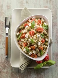 Steamed tofu served with brown rice and broccoli