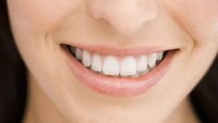 How to Get Your Teeth White in 10 Minutes How to Get Your Teeth White in 10 Minutes