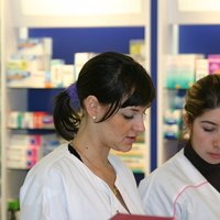 How can you get a pharmacy tech license?
