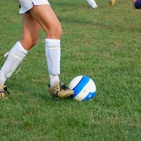 best soccer cleats for attacking midfielder