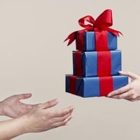 Gift Ideas for Male Coworkers | eHow