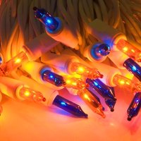 How to Troubleshoot Three-Wire Christmas Lights | eHow